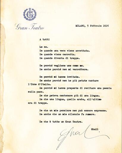 "A tutti. Lo so. So quando una voce viene accettata. So quando viene corretta. So quando diventa di troppo. So perché vogliono uno come me. So anche perché non mi vorrebbero. So perché mi hanno invitato. So anche perché non ho più potuto cantare l'Inno d'Italia. So perché mi hanno proposto di recitare una poesia sulla pace. So che poteva contenere più di una lingua. So che una lingua, quella araba, all'ultimo era di troppo. So che un mio pensiero non può essere espresso. So anche che un mio silenzio fa rumore. So che è tutto un Gran Teatro."
